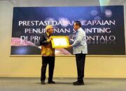 Raih Angka Tertinggi Penurunan Stunting Secara Nasional Gubernur Gorontalo Terima Pengahargaan Dari Kemendukbangga