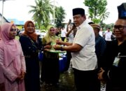 Gubernur Serahkan BPJS Ketenagakerjaan Bagi Pekerja Rentan di Mootilango